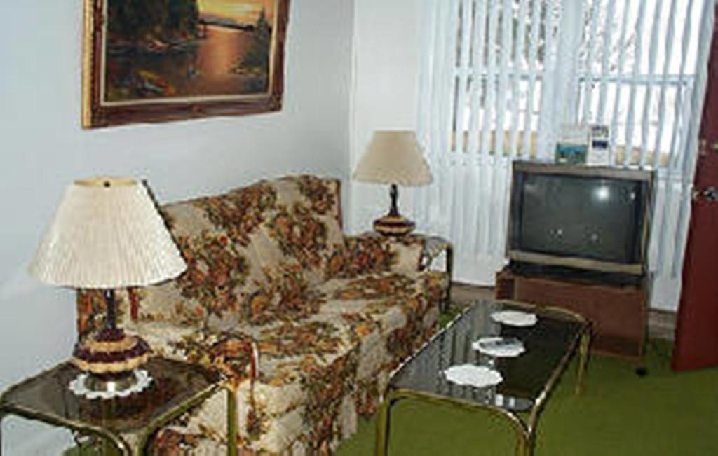 Johnstown Motel Room photo