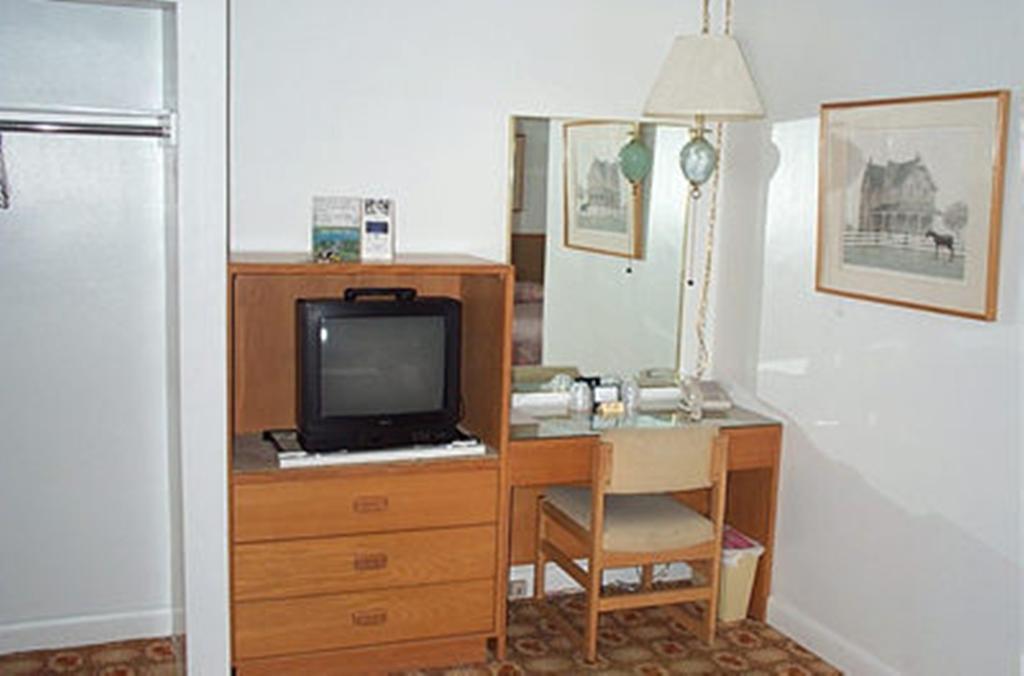 Johnstown Motel Room photo